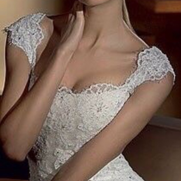 San Patrick Wedding dress - Picture 2 of 9